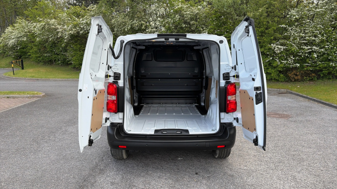 Vauxhall Vivaro L2 Diesel 2.0 Turbo D 145 Prime H1 Van - Image 3